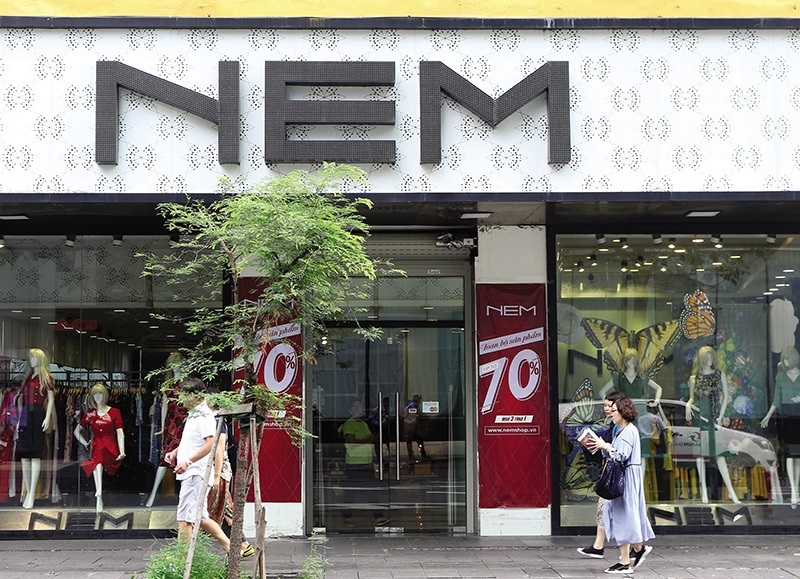 NEM Shop còn tung ra nhiều ưu đãi cho khách hàng khi mua thời trang