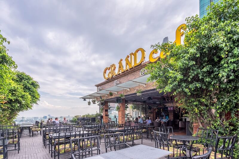 Rooftop Grand Lounge