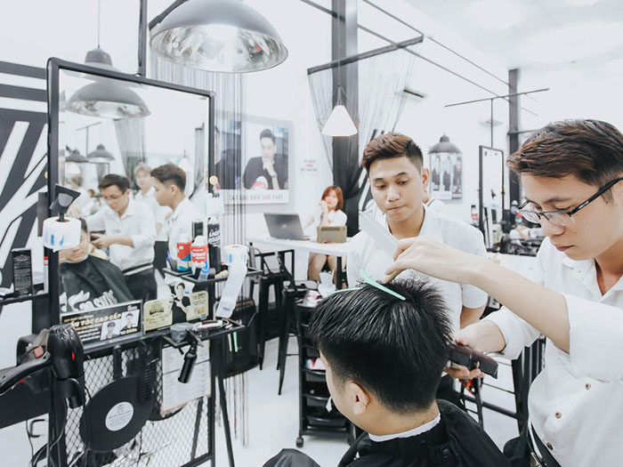 Một trong những tiệm cắt tóc nam đẹp ở TPHCM nổi tiếng hiện nay- 30Shine