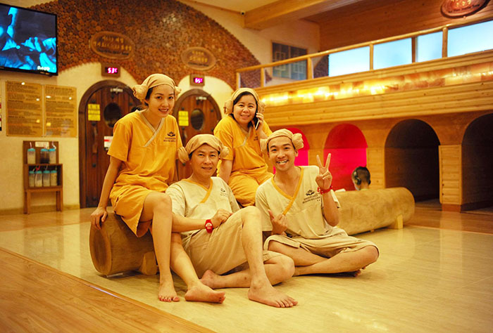 Spa massage body giá rẻ TPHCM uy tín - Golden Lotus Spa