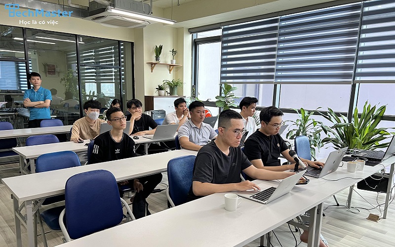 TechMaster Vietnam trang bị cho học viên đa dạng kiến thức lập trình 