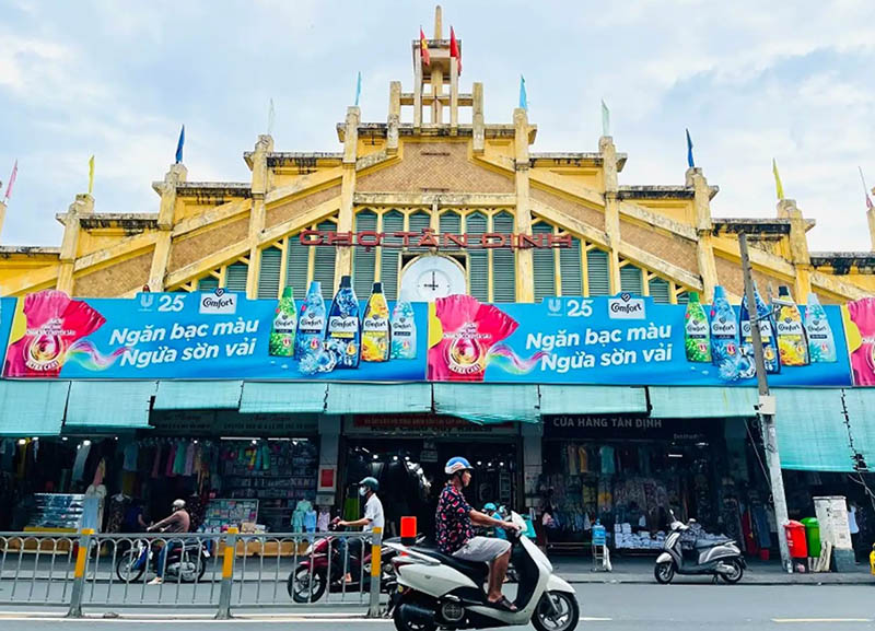 Chợ bán quần áo lẻ rẻ ở TPHCM được nhiều người biết đến - Chợ Tân Định