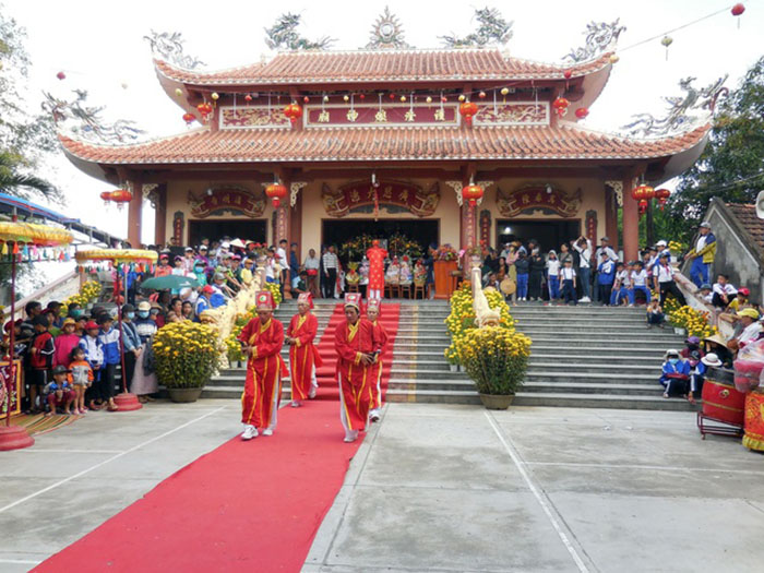 Lễ hội vía bà xã Nhơn Phong